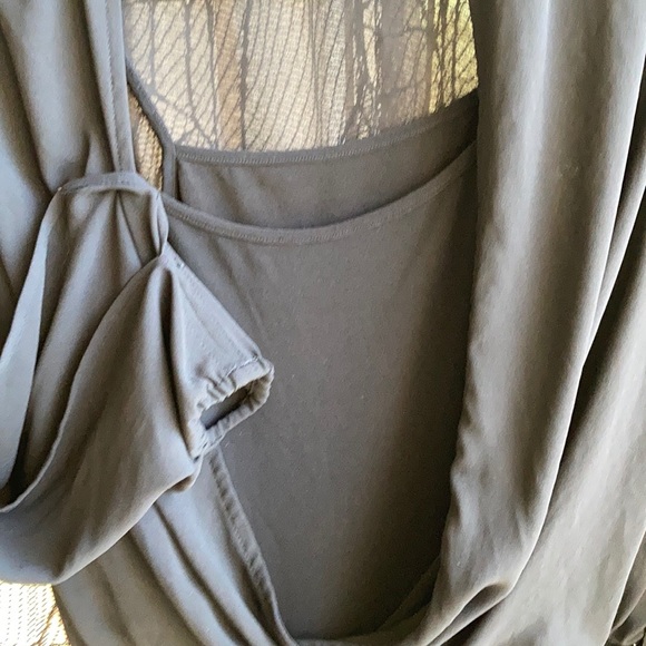 Top - Picture 2 of 4